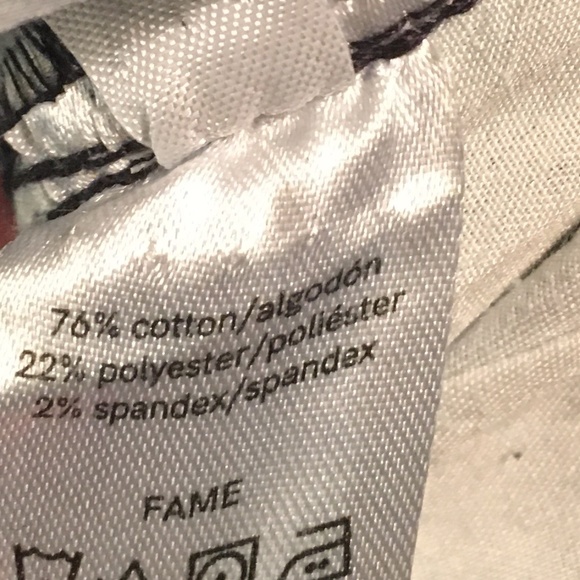 VENUS Figure Flattering Shaping Denim Capri NWOT 2 - Picture 8 of 10